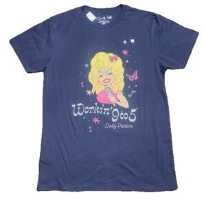 Dolly Parton “Workin’ 9 to 5” Graphic Tee – Size Medium